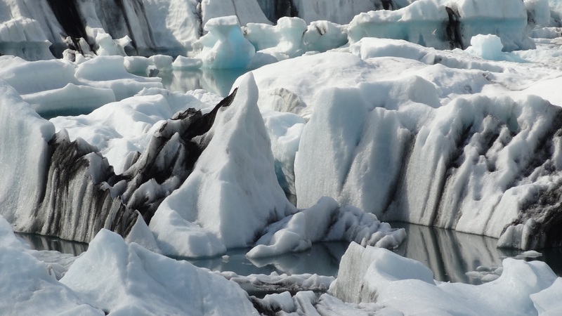 Iceland - JÃ¶kullsarlÃ³n glacier lagoon ice