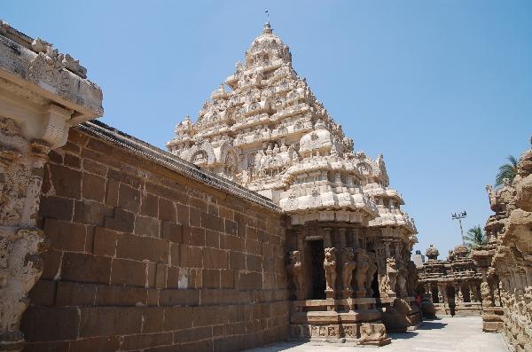 Temple complex between Mahabalipuram and Chennai on South India tour