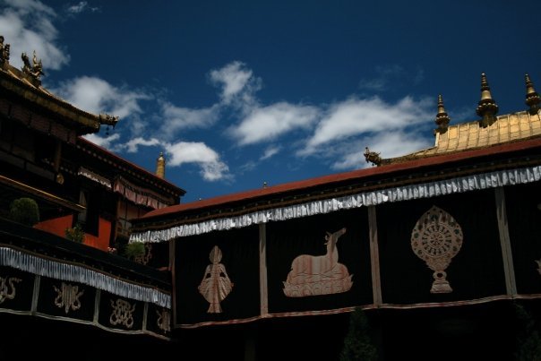 Tibet rooftop - Jessika Pilkes